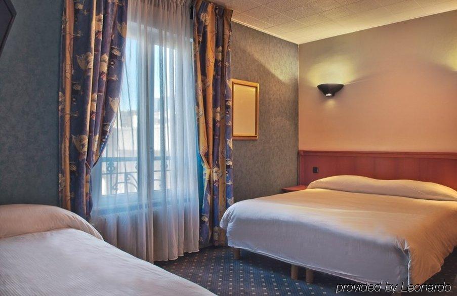 Hotel Residence Europe & Spa Clichy Szoba fotó